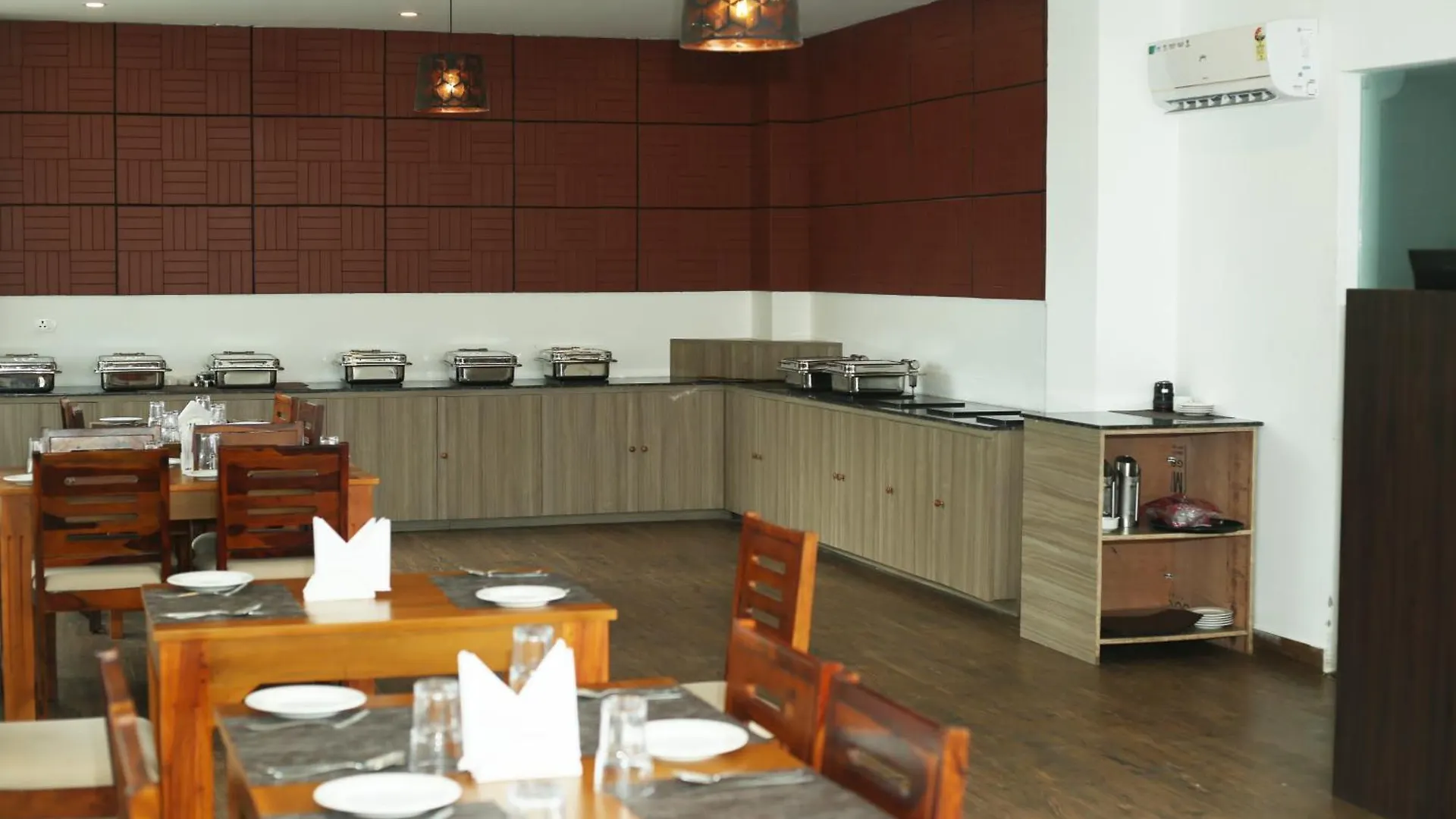 **** Hotel Winter Note Resorts Munnar India