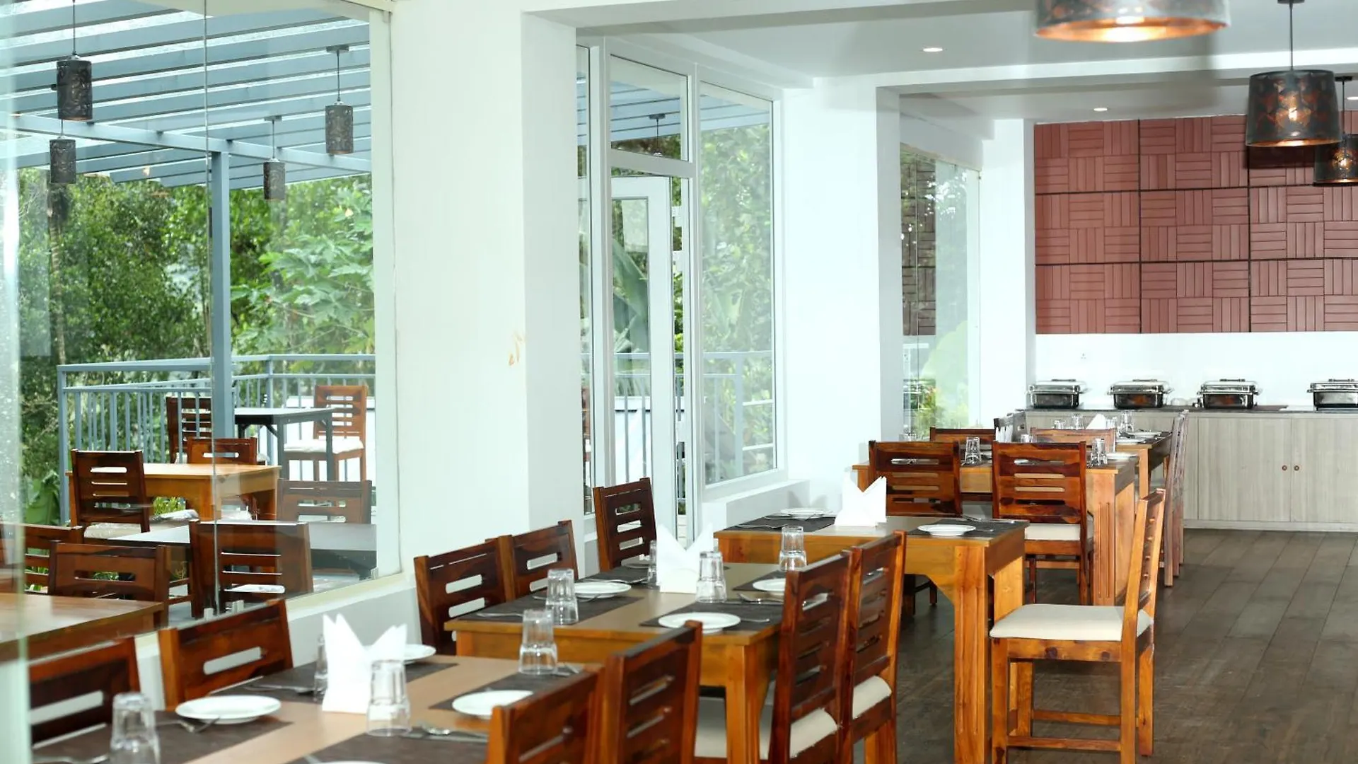 **** Hotel Winter Note Resorts Munnar India