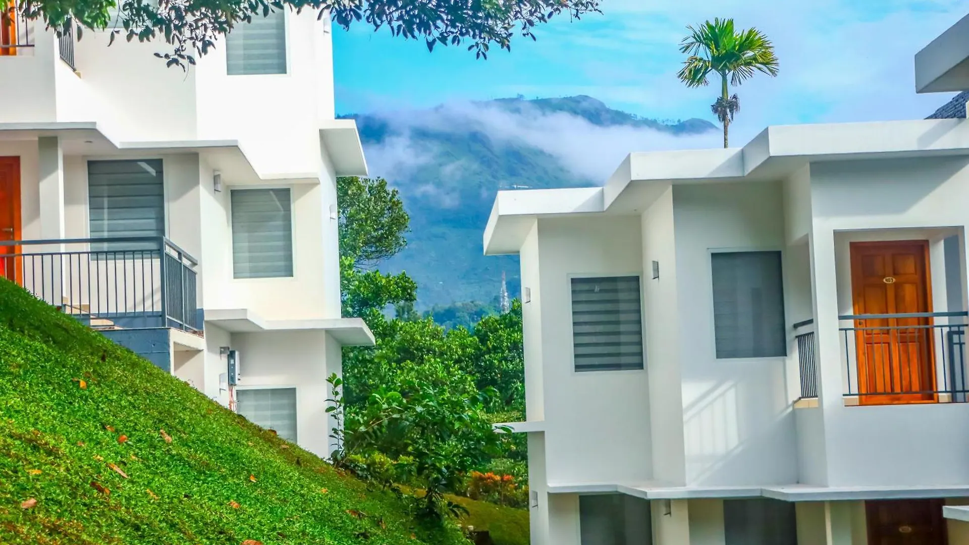 Winter Note Resorts Munnar